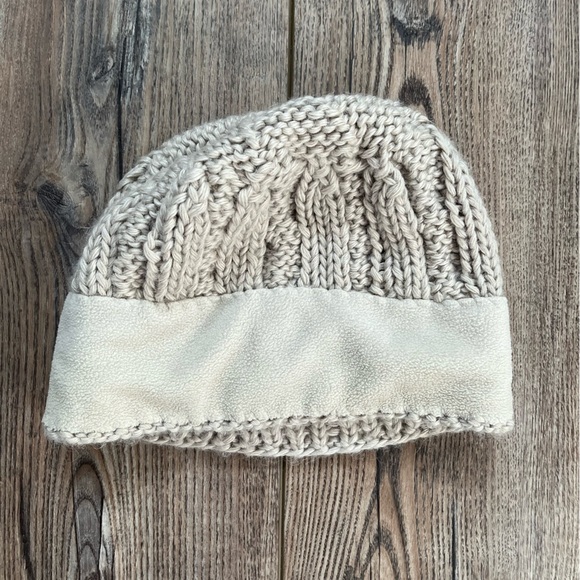 🧢 The North Face Cable Knit Beanie - Unisex One Size - Picture 3 of 6